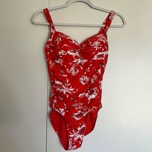 NWT Nip Tuck Multi Fit Cup Red White Floral One Piece Ruched Swimsuit size 6